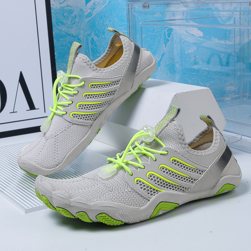New Men Water Shoes Aqua Shoes - Fishing Boat Trailer recensie en prijs